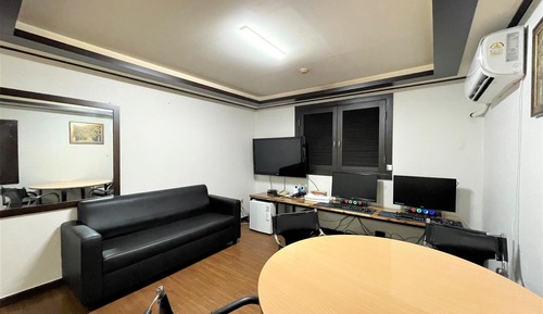 Room (Twin)