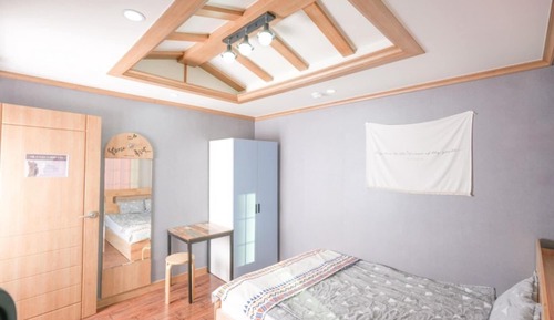 Room (Studio (304) Bed)