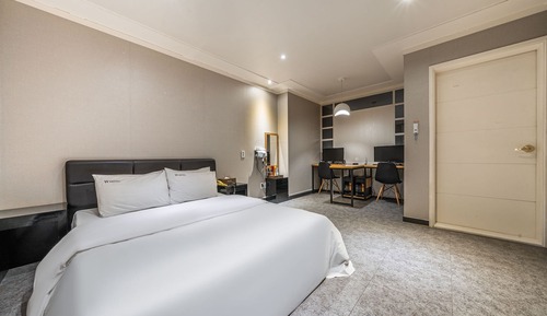 Room (ODA Super Deluxe (super king bed OTT )