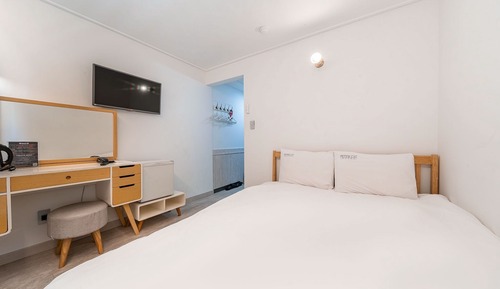 Room (Standard Double B)