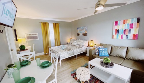 Superior Queen Studio w/ Kitchen & Sofa Bed