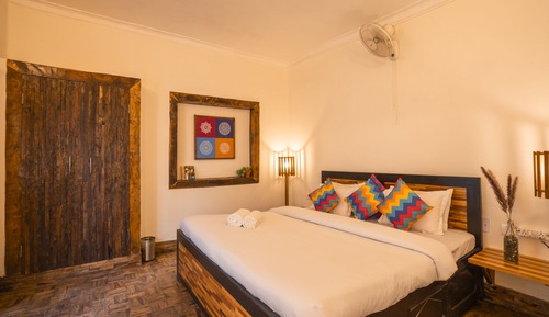 Deluxe Private Room with Ensuite Bathroom