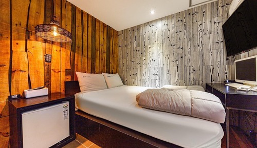 Room (Premium (Main Building/Annex Random) )