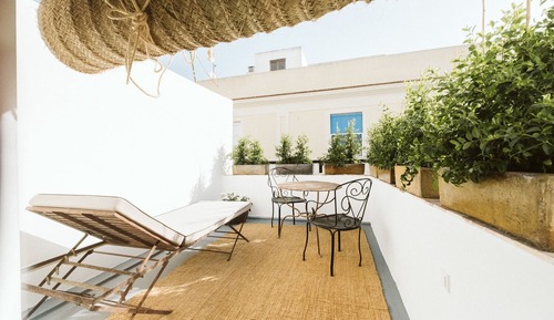 Comfort Room, Terrace
