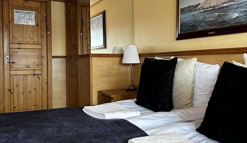 Superior Twin Room, Private Bathroom, Sea View (Admiral's Cabin)