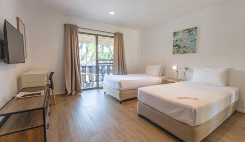Deluxe Upper Floor Balcony