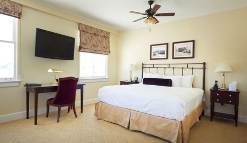Traditional Room, 1 Queen Bed, Non Smoking