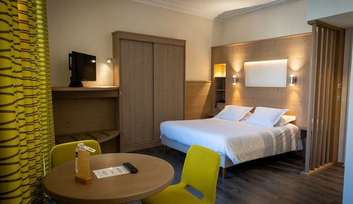 Superior Double Room (Chambre Superieure Salon & Vue)