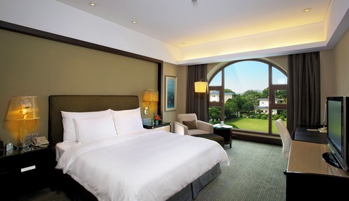 Xinyue Executive Verdant Bay View Room(King bed room)