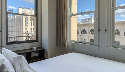 King Room with Balcony (Lean On-Site Support)