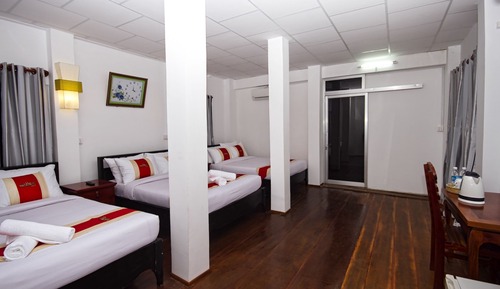 Deluxe Family Room
