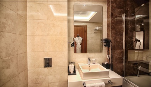 Suite Room, 1 King Size Bed, Non-Smoking.