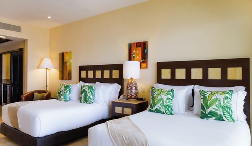 Deluxe Oceanfront One King