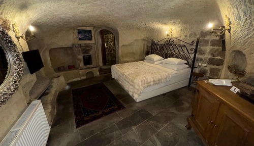 Standard Cave Room