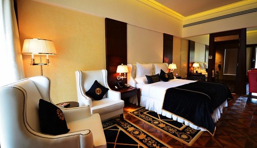 Luxury Resort King Bed 