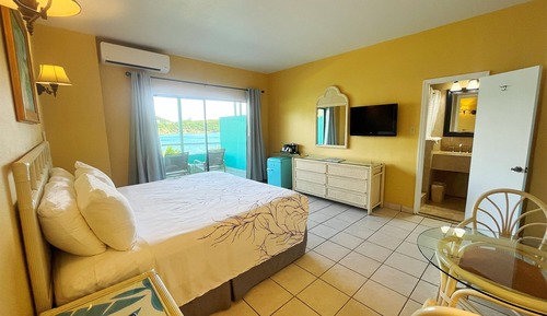 Ocean View Queen Bed