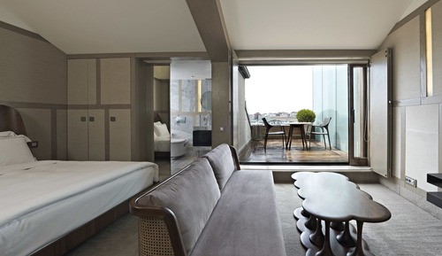 Deluxe Suite, Terrace