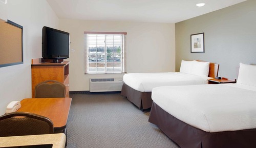 Suite, 2 Queen Beds, Smoking