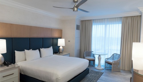Deluxe Room, 1 King Bed