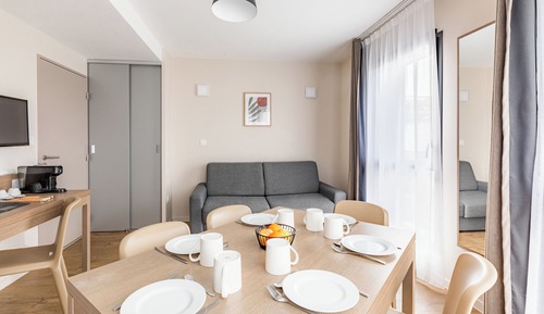 Apartment (Large)