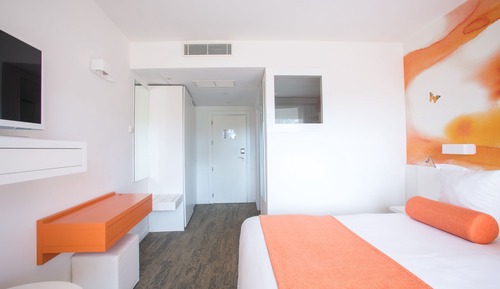 Deluxe Room, Terrace, Garden View