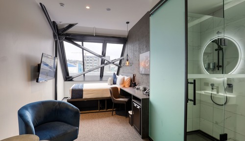 Room, 1 Queen Bed, Non Smoking (Small Windows)