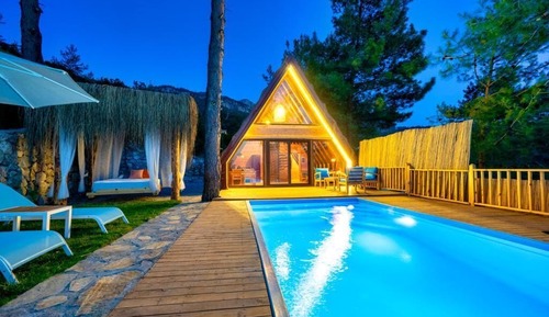 Deluxe Bungalow
