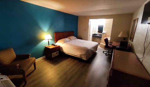 Exclusive Room, 1 King Bed, Non Smoking, Jetted Tub