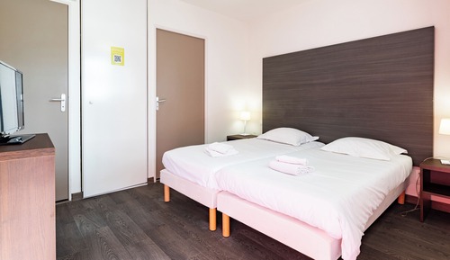 Twin Room for 2 People