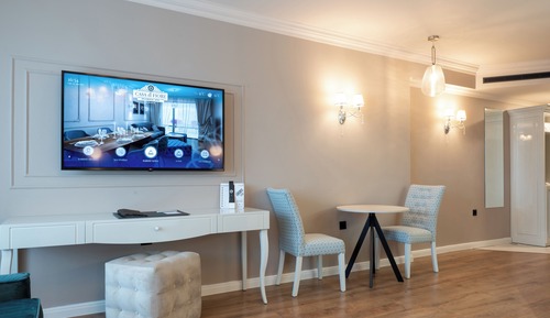 Deluxe Studio, Park View