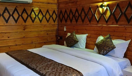 Honeymoon Tree House