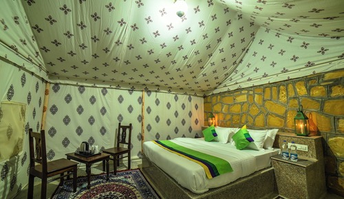Honeymoon Tent