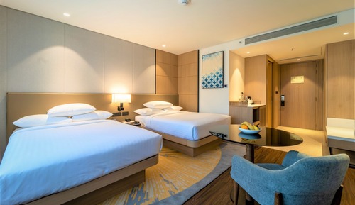 Deluxe Room, 2 Twin Beds, City View