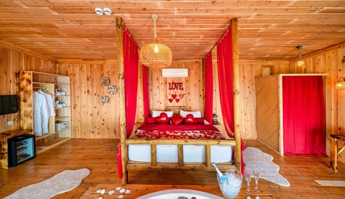 Honeymoon Room