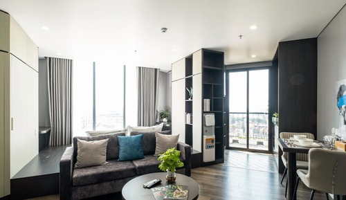 Deluxe King Studio Lake View Top Floor