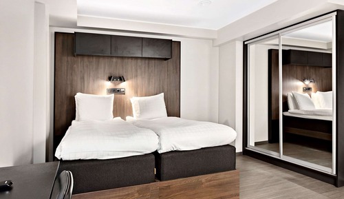 Standard Room, 2 Twin Beds, Non Smoking, No Windows