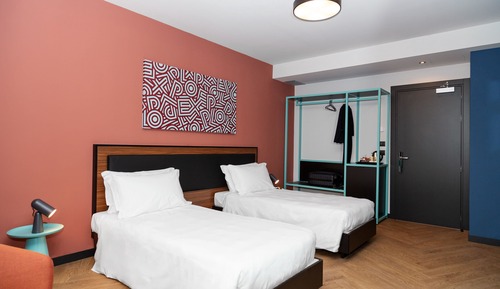 Standard Twin Room