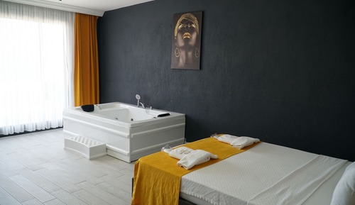 Deluxe Room, 1 Double Bed, Smoking, Sea View