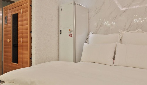 Premium Suite Couple Sauna