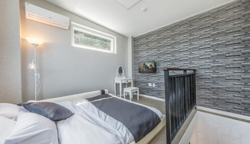 Room (Duplex-Pool Villa 05)