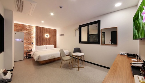 Room (VIP (cancellation not possible 3 days)