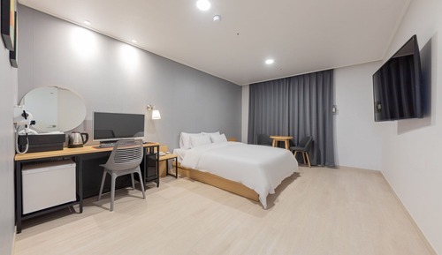 Room (Deluxe (Hard Drive-Less 1PC))