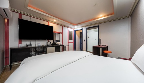 Room (Premium)