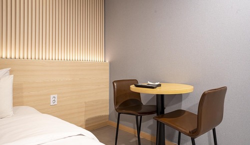 Room (Couple PC (High Performing))
