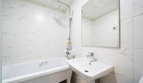 Room (Premium (Netflix/1PC/Smart TV/Bathtub)
