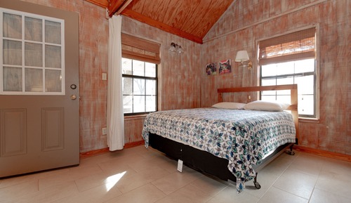 Deluxe Cabin
