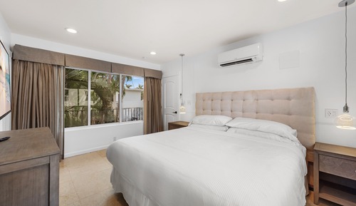 Deluxe Suite, 1 Bedroom, Partial Sea View