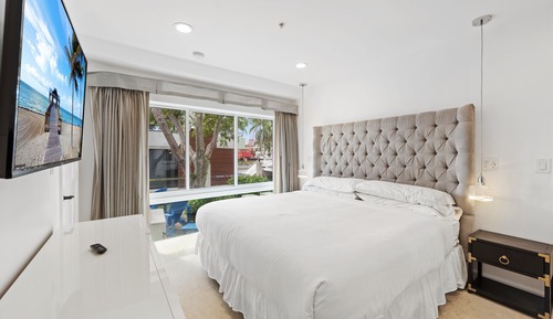 Deluxe Suite, 1 Bedroom, Patio, Bay View