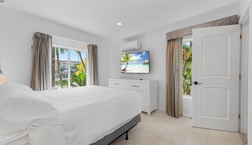 Deluxe Suite, 2 Bedrooms, Garden View
