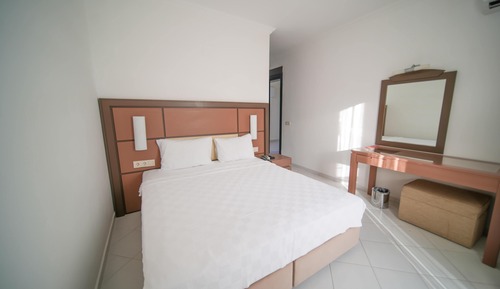 Superior Room, Pool View